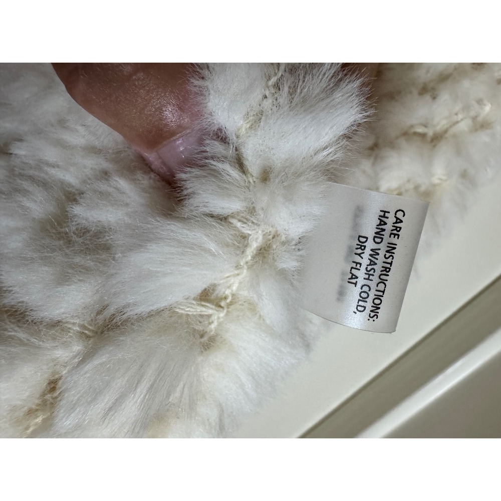 Dolce Cabo Cream Furry Knitted Open Front Vest Women's S/M - Picture 4 of 10